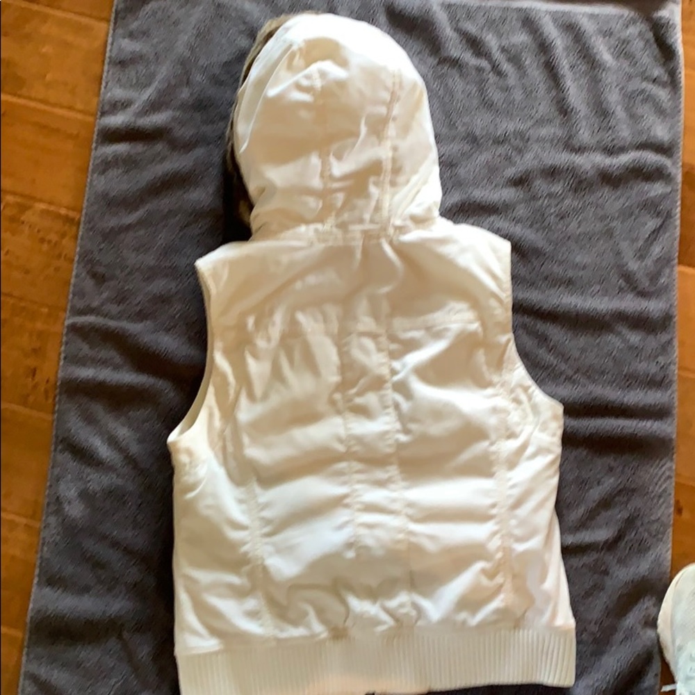 Vest - Picture 5 of 5